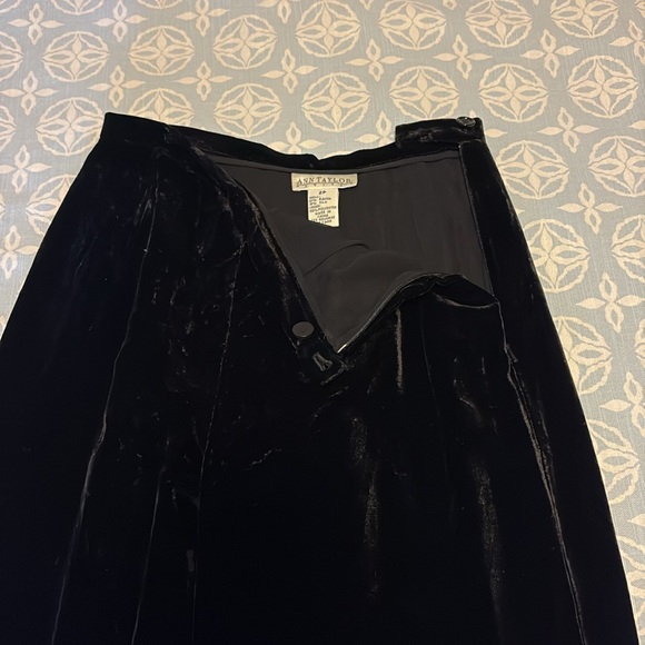 Vintage Ann Taylor black velvet wide leg pants - Picture 7 of 8